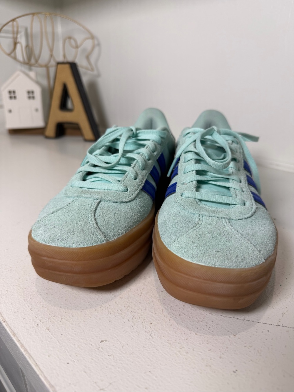 Adidas Women's 7.5 Mint Green Suede Sneakers Blue Stripe Gum Sole Casual Shoes - Picture 3 of 8